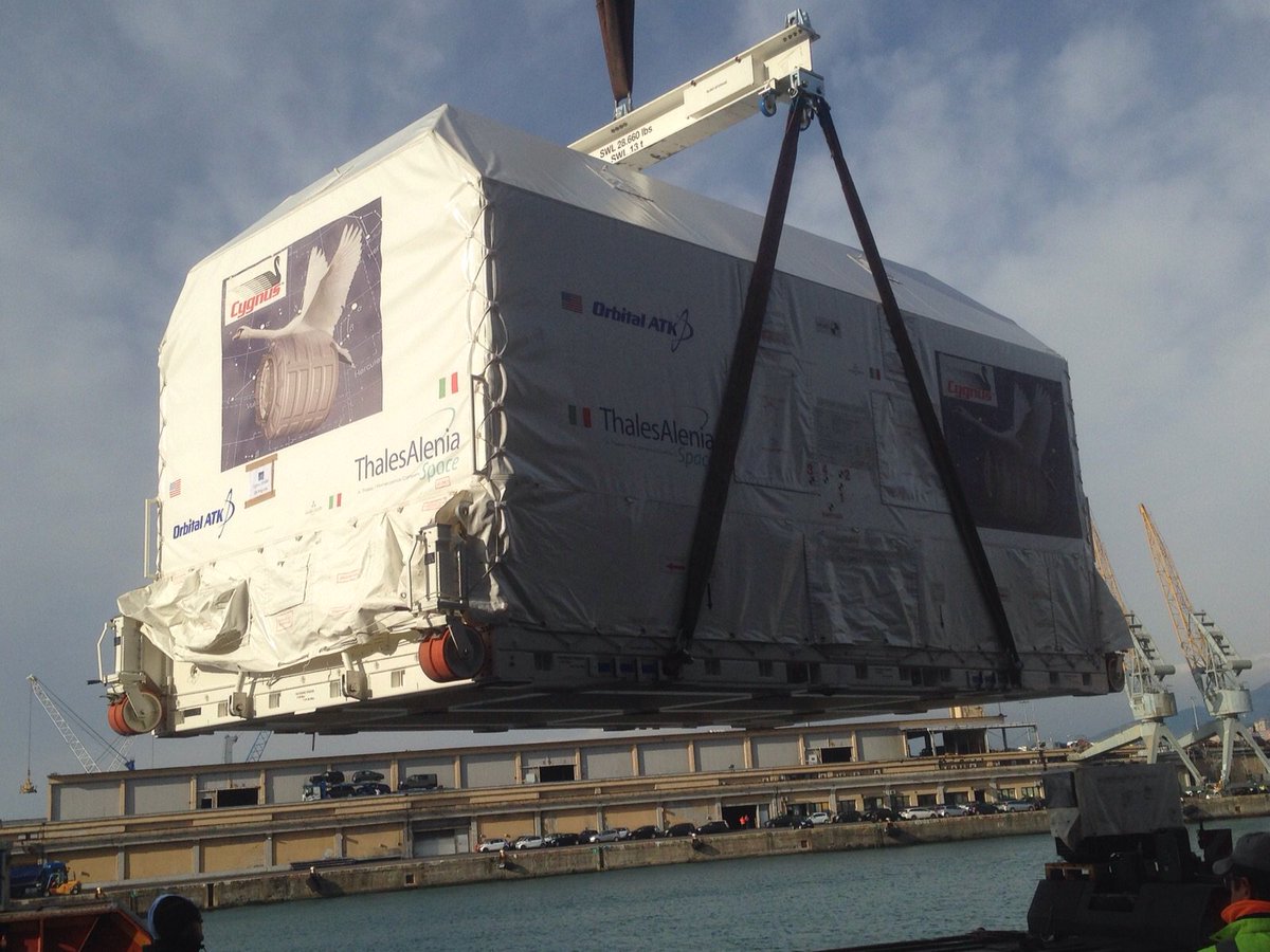 PaoloPrato59's tweet photo. #ISS #CYGNUS #OA-6 #PCM5 at Genoa seaport https://t.co/EOgxVNYMAK
