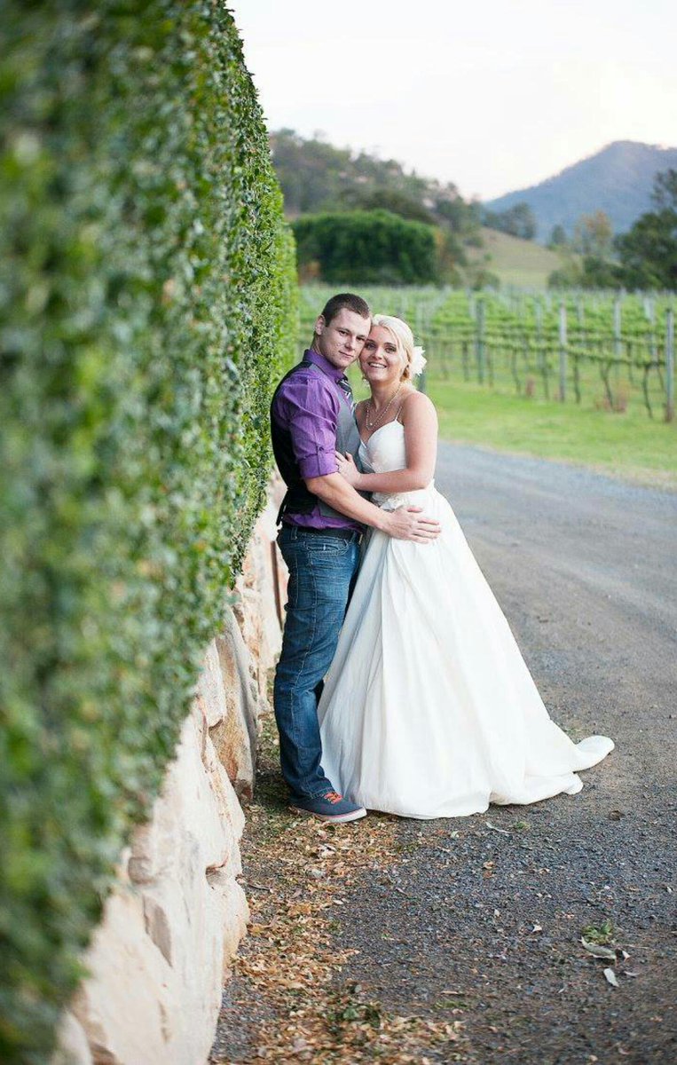 JennaduPreez's tweet photo. Just over a year ago... 1 year of marriage down a bazillion more left 😊 https://t.co/tRnIYsB1sX