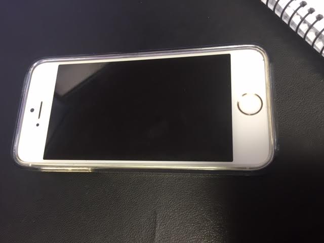LovinDublin's tweet image. Someone found this iPhone 5 last night at 7 Hanover Quay around 10:30pm, white with gold back. RT to find the owner!
