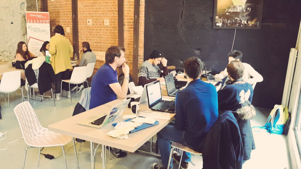 MobyletteJaune's tweet photo. #swlyon ça continue ! ce matin les cerveaux fument sur les #scenarios #film #GSB2015 #synchrome #OpenHi https://t.co/XSheLFw1hG