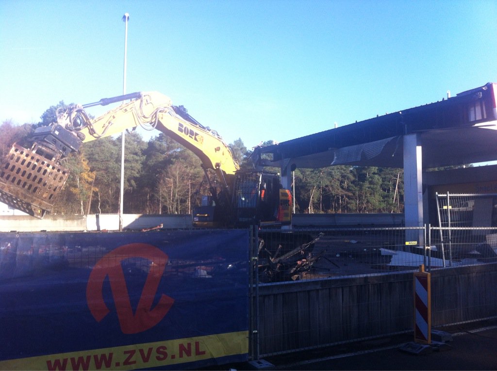 GerbenBijker's tweet photo. A12 tankstation @Borkgroep @Roof2Roof https://t.co/cjHc5yfw5R