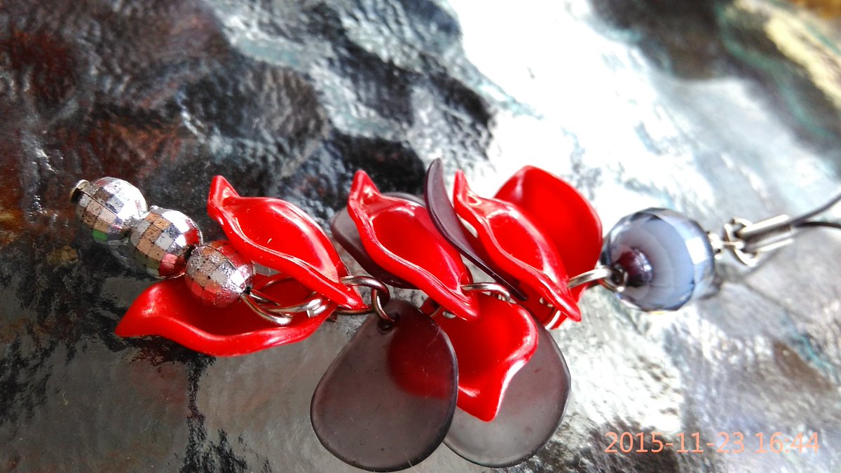 PotadsPadang's tweet photo. Gantunggan  ponsel karia Potads  padang 

di jual Harga Rp.2500. 

bagi yang minat PM mama Dwi : 085263004868 https://t.co/xVLDLN9xnP