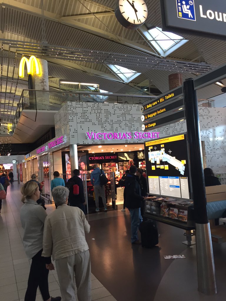 Caprice Webb The Fact That There S A Victoria S Secret In The Amsterdam Airport Is Both Amazing Odd Airportfun T Co Qgnfmnv9eg