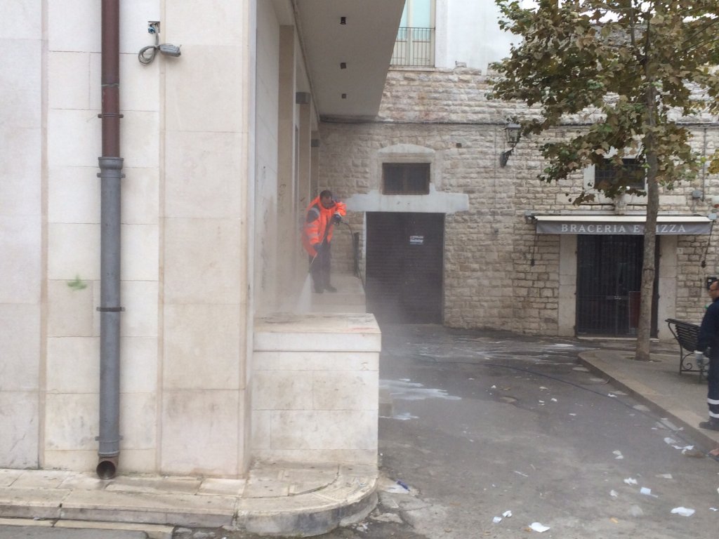 GiovaniForum's tweet photo. La nostra mattinata #serr2015 comincia presto.Ore 9:00Azioni di pulizia della cittá di #andria#puglia #serr https://t.co/aq7DyMt4Gi