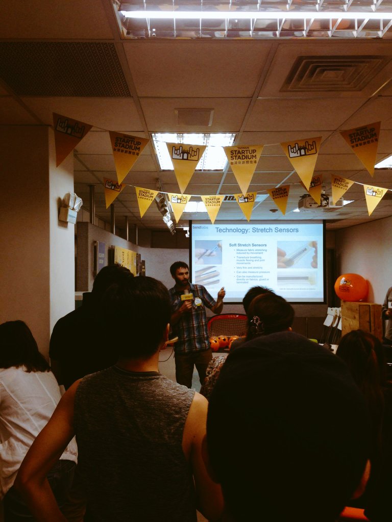 bendlabs's tweet photo. Great to be a part of @startup_stadium vr meetup in #taiwan. Great meeting @GlowstickGames @Razer @Luna360Camera https://t.co/PNnISeJ5AJ
