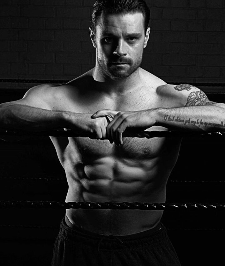 AdamPTYoung's tweet photo. Recent photoshoot. I'm available for PT sessions in Surrey and South London. #personaltrainer #fitness #gym https://t.co/R0a7MxztQK