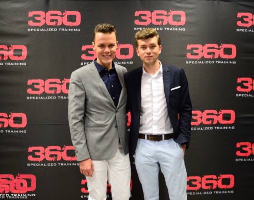 TiaanSchutte1's tweet photo. @PascualW and I at the @360_ST #360FFS a while back. https://t.co/hscLR5hatc