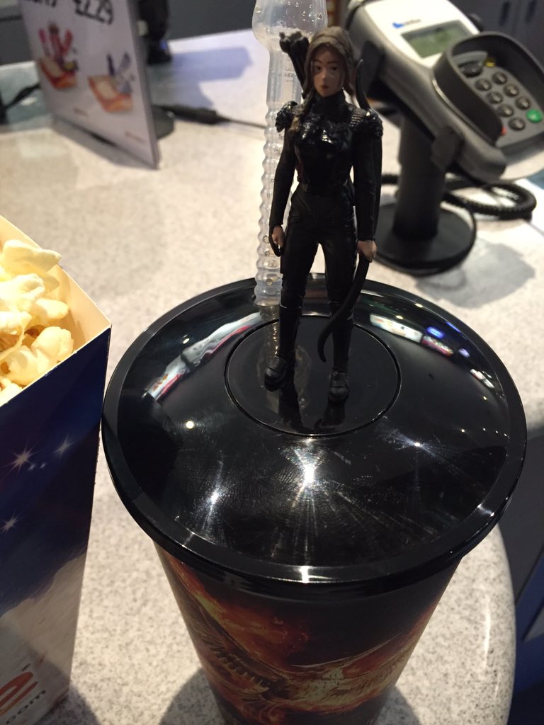 amyviolet25's tweet photo. Absolutely loved #TheHungerGames #MockingjayPart2 last night #amazing https://t.co/g2qigiiPJk