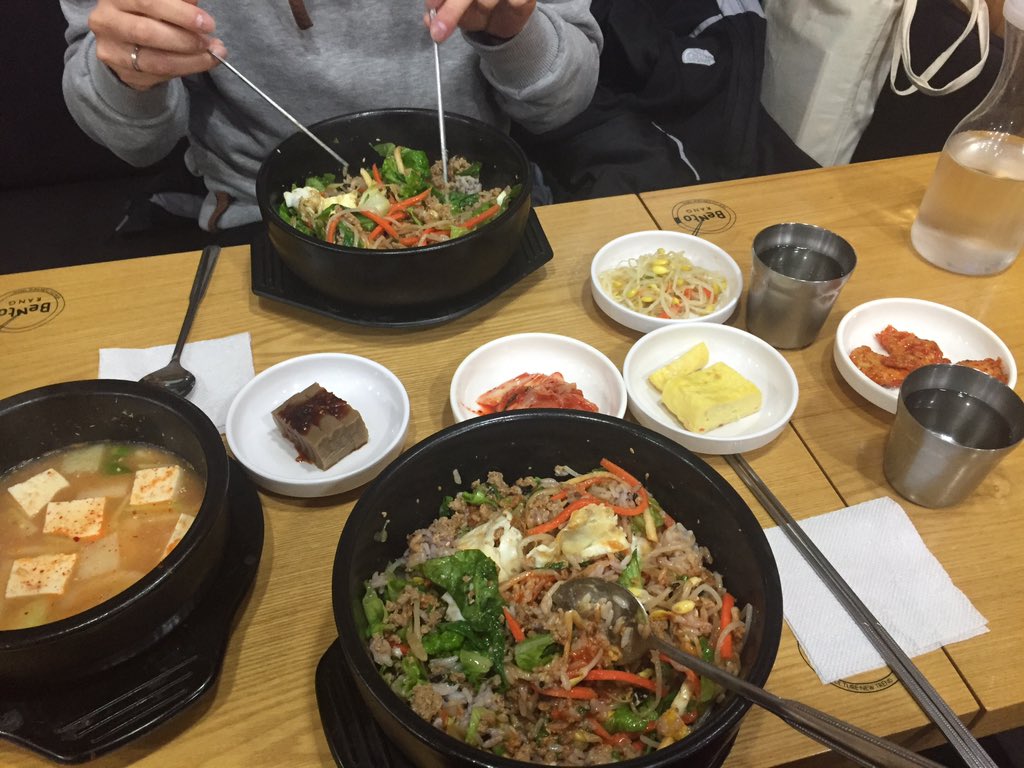 ohmysoul__'s tweet photo. Here, have a pic of delicious korean food hahaha #notmeinpic https://t.co/aibcqyzzDE