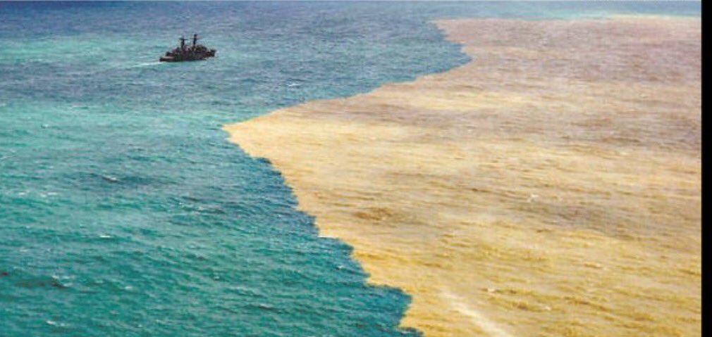 pefabiodemelo's tweet photo. As dores de Minas tingindo as águas do Espírito. Ponta de areia, ponto final. https://t.co/wJGQNiqc4q