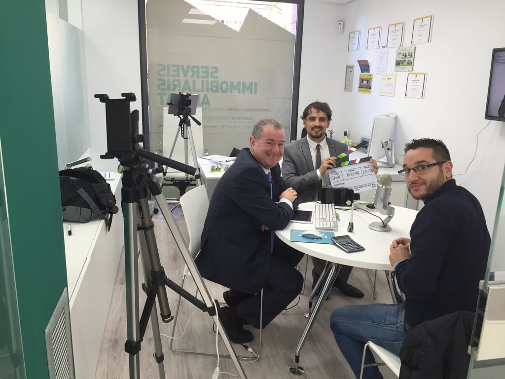 Pedromorenogava's tweet image. Avui escollits per #Noteges pioner d la realitat virtual a Espanya x grabar 1 documental a la nostre oficina d #Gava