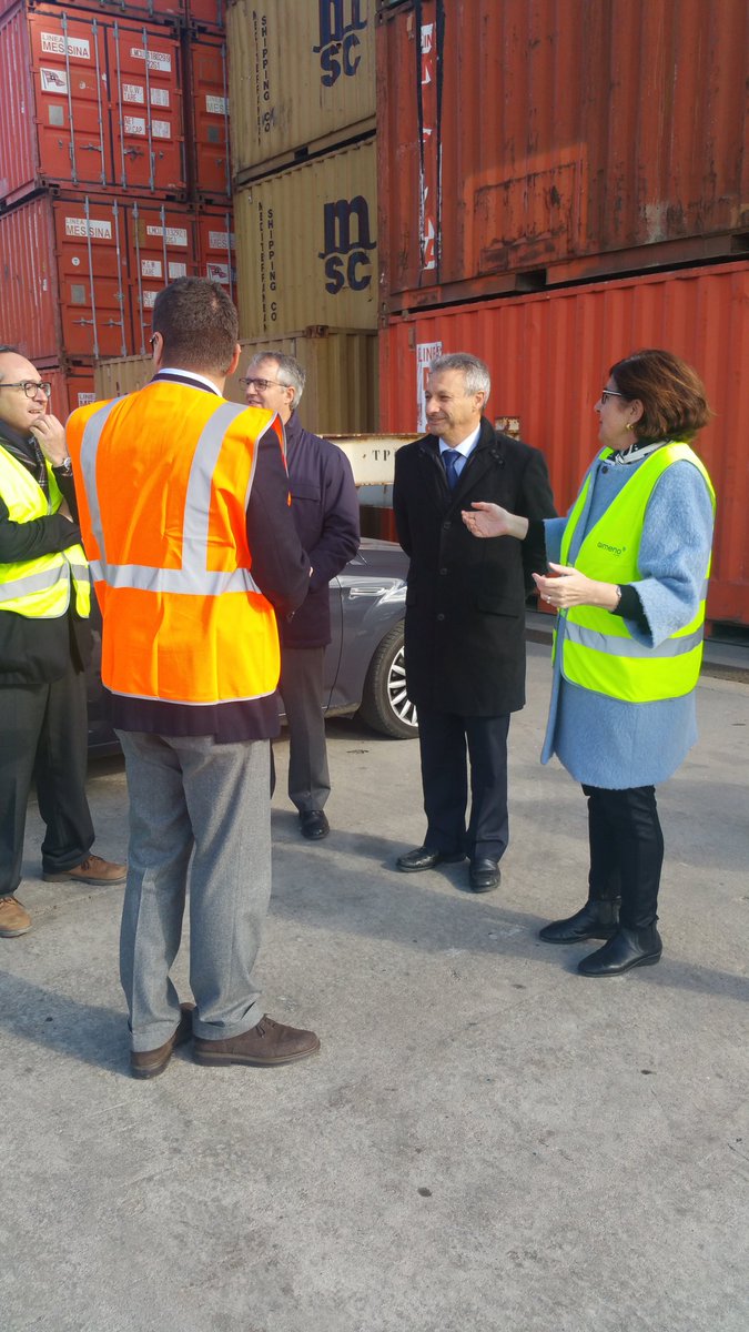 portcastello's tweet photo. Últimos convoys tropas españolas Afganistán llegan al Puerto de Castellón #portcastello #lineamessina https://t.co/DcGXwFMQOu