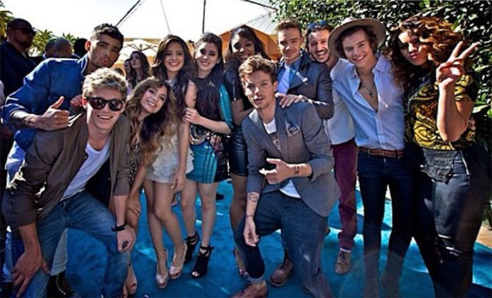 5HEV0LUTION's tweet photo. Fifth Harmony with One Direction 📷 https://t.co/byfqmDUNZJ