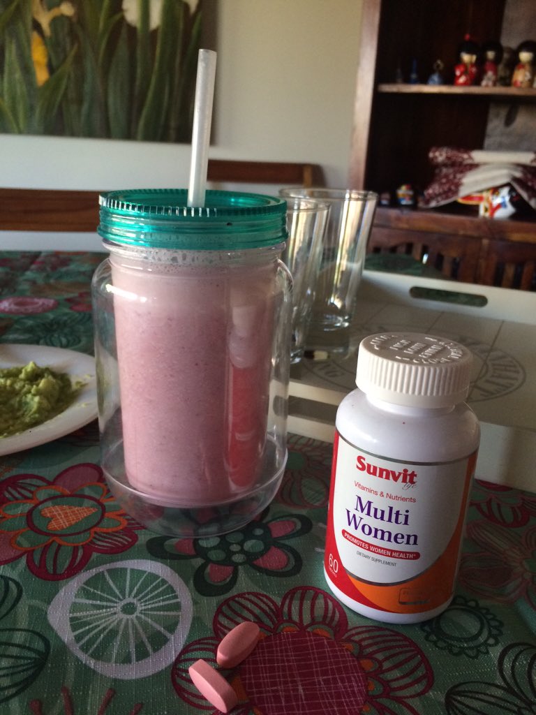 macaborie's tweet photo. Buenos días!!! 🍓🍓🍓🍓🍐🍐 #MultiWomen @allnutrition https://t.co/aJ264ezhjw