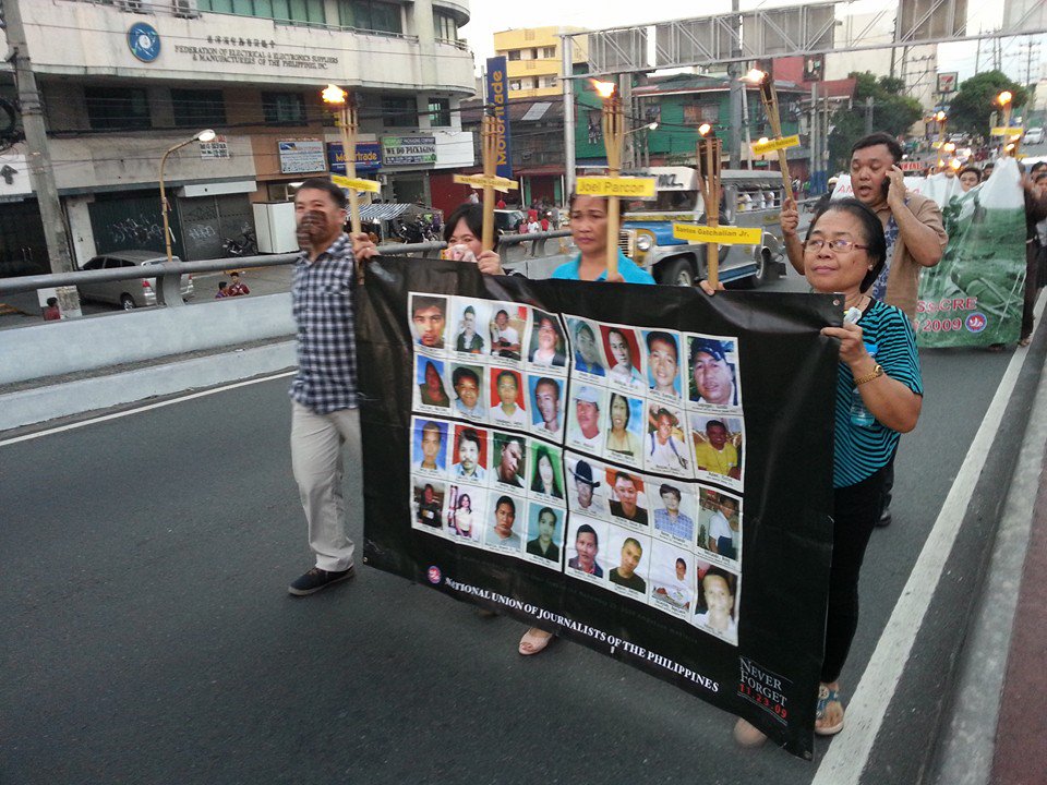 ATM: Families of victims of Ampatuan massacre march to Mendiola on 6th anniversary of carnage RP via <a href="/rowenaparaan/">Rowena Paraan</a>