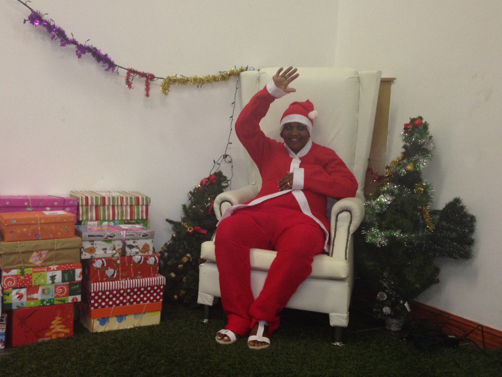 SuperLiesel's tweet photo. And this is what I call a super- @SantaShoebox #celebration! Thanks, #SSB2015 @smufafa @GivenGain https://t.co/78fiQGdgk3