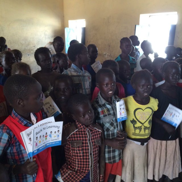 unicefssudan's tweet photo. Children in Wau Shilluk have been deeply affected by conflict; today 865 boys &amp; girls go back to school after 7 mths https://t.co/SsYweaR3BI