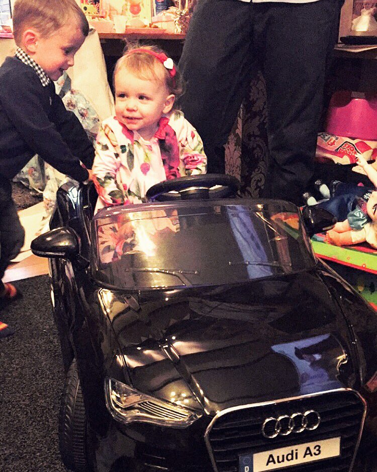 __ER93's tweet photo. Had the best day with my favourite girl ever yesterday celebrating her 2nd birthday! How times flies ❤️ https://t.co/PXHnXflS5g