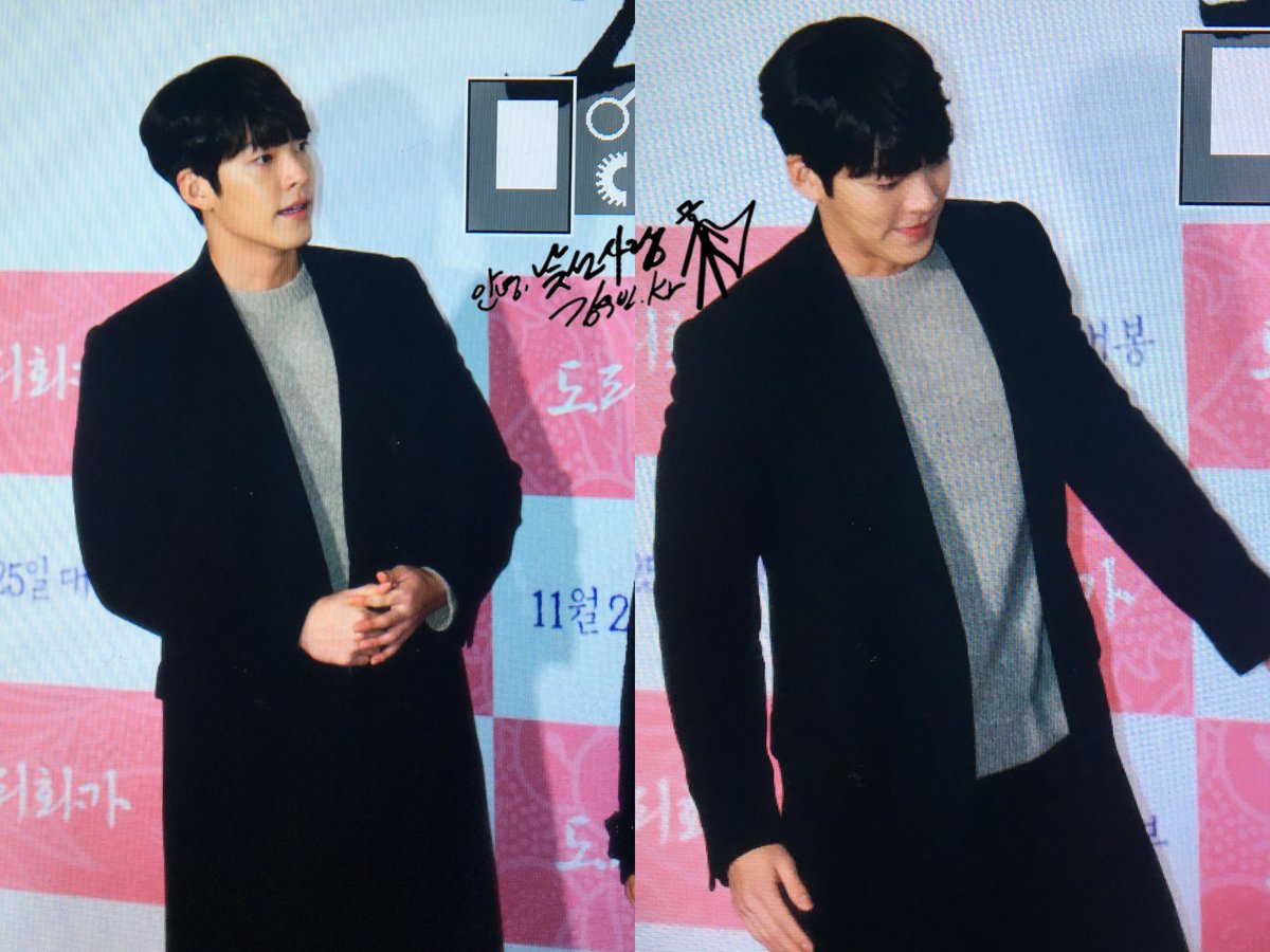 stranger_wb's tweet photo. 151123 도리화가 VIP시사회 #김우빈 오빠 전신 ���세요ㅠㅠㅠㅠㅠ 같이 온 지인분들 리드해서 챙기는거 넘 멋지구요ㅠㅠ https://t.co/LTK8SEEdD8