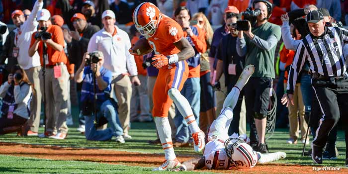 Clemson and South Carolina: What a difference two years makes dlvr.it/Cq3tQt