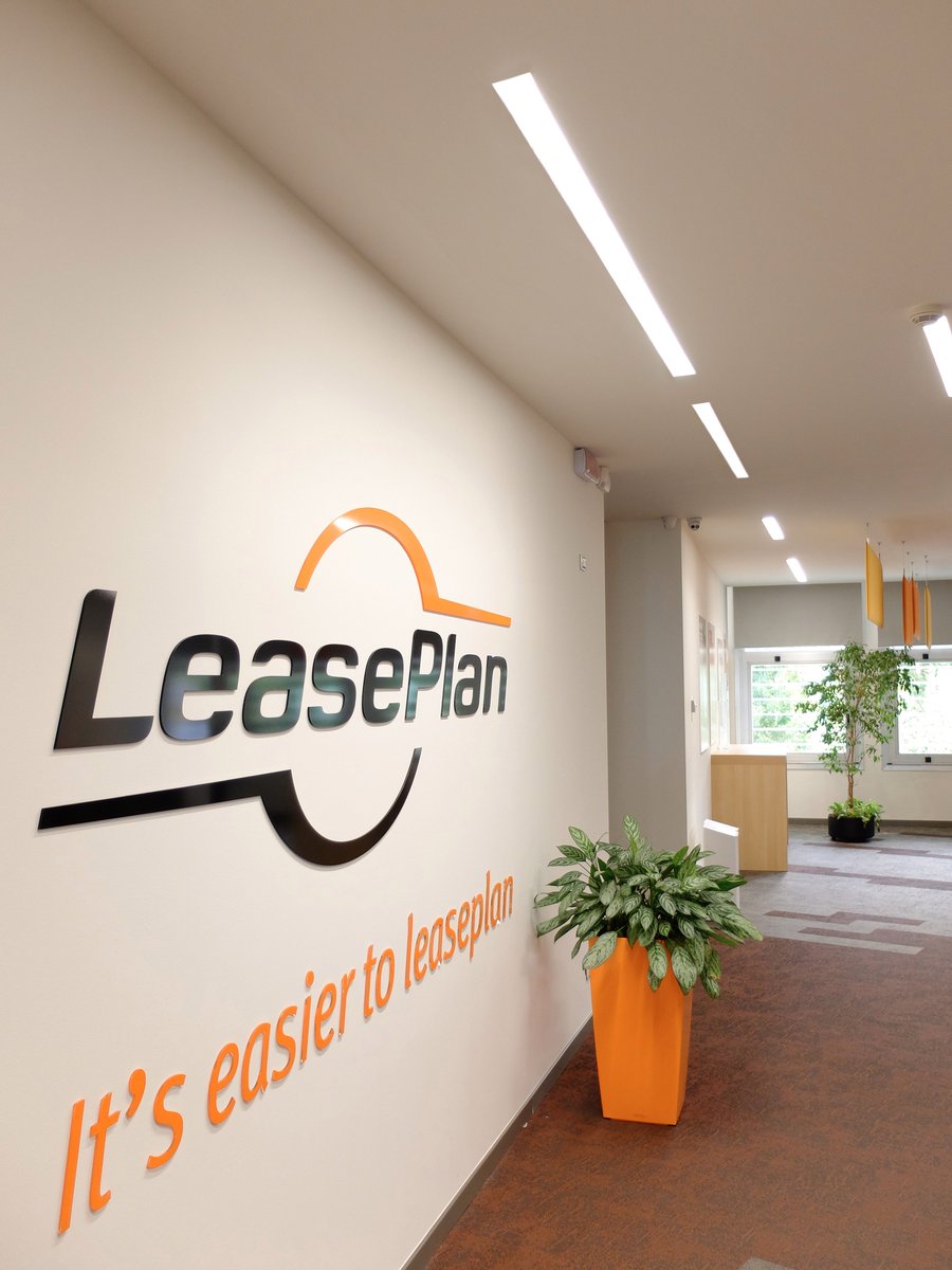Castaldi_L's tweet photo. #LeasePlan #progettocmr #slevonorlight #filonorlight #castaldilighting #office #lighting https://t.co/27TqoKnNgT https://t.co/yqRVQ1Dq5t