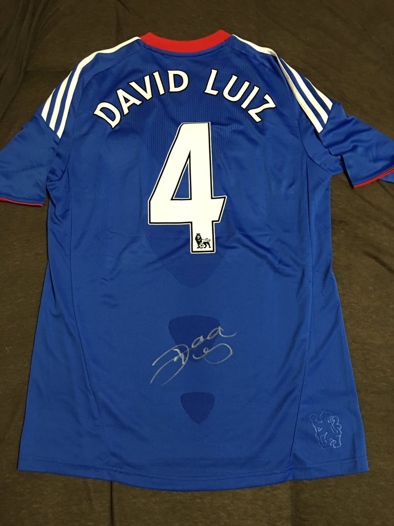 えのん ダヴィド ルイス モレイラ マリーニョ David Luiz Moreira Marinho 1987年4月22日生 は ブラジル サンパウロ州出身のサッカー選手 パリ サンジェルマンfc所属 ブラジル代表 T Co Lsjosiwiia