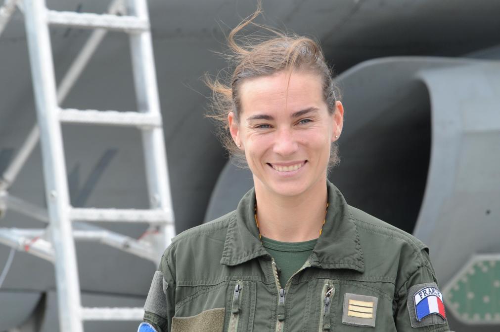 cekoicemo's tweet photo. #GENRER Féminiser le nom d'un métier qui n'est plus réservé aux hommes : une #pilote, #commandante, #écrivaine, etc https://t.co/4QCc3m6lws