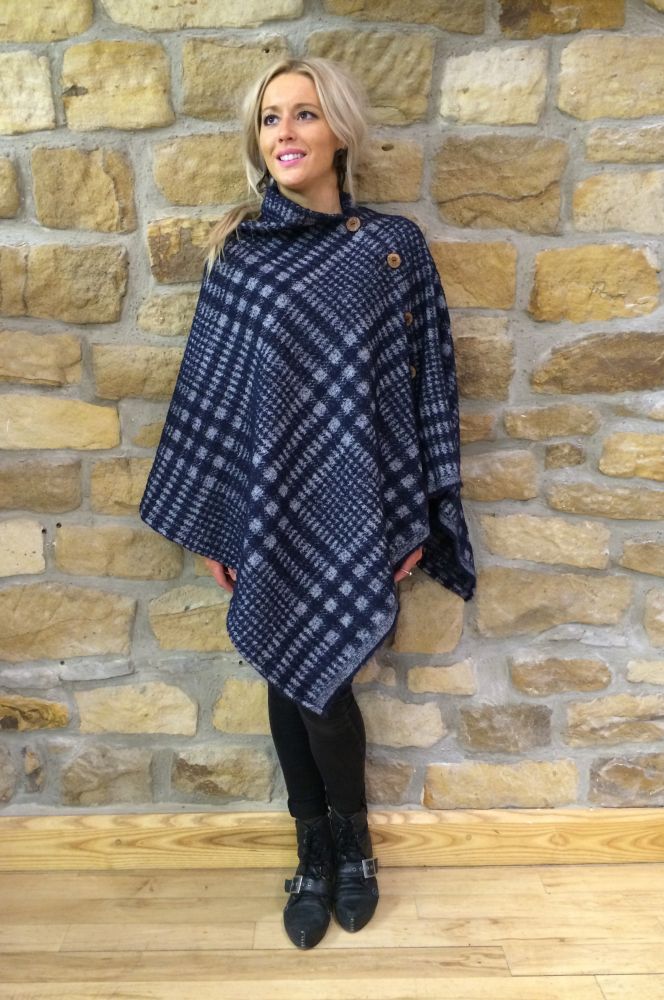 Get the Moo poncho look today! 
100% wool so you will be very snug this season

moo-designs.com/shop/tops/moo-…