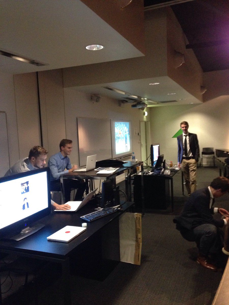 PalisHugo's tweet photo. Venez nombreux amphi 101A - Conférence Entrepreneurship  ! #NTE2015 #EDHEC https://t.co/10GXvnVrXe