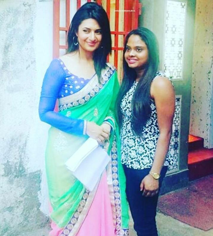 #Divyanka with fans on #YehHaiMohabbatein Set