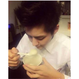 KrisLiuFan_'s tweet photo. Selamat makan https://t.co/9Yiqs4xQ3T