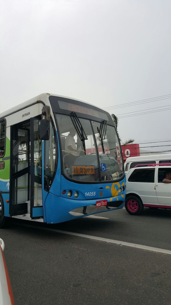 Ouvintes informam que a lentidão na Reta do Aeroporto, é devido a um ônibus quebrado, sentido Serra