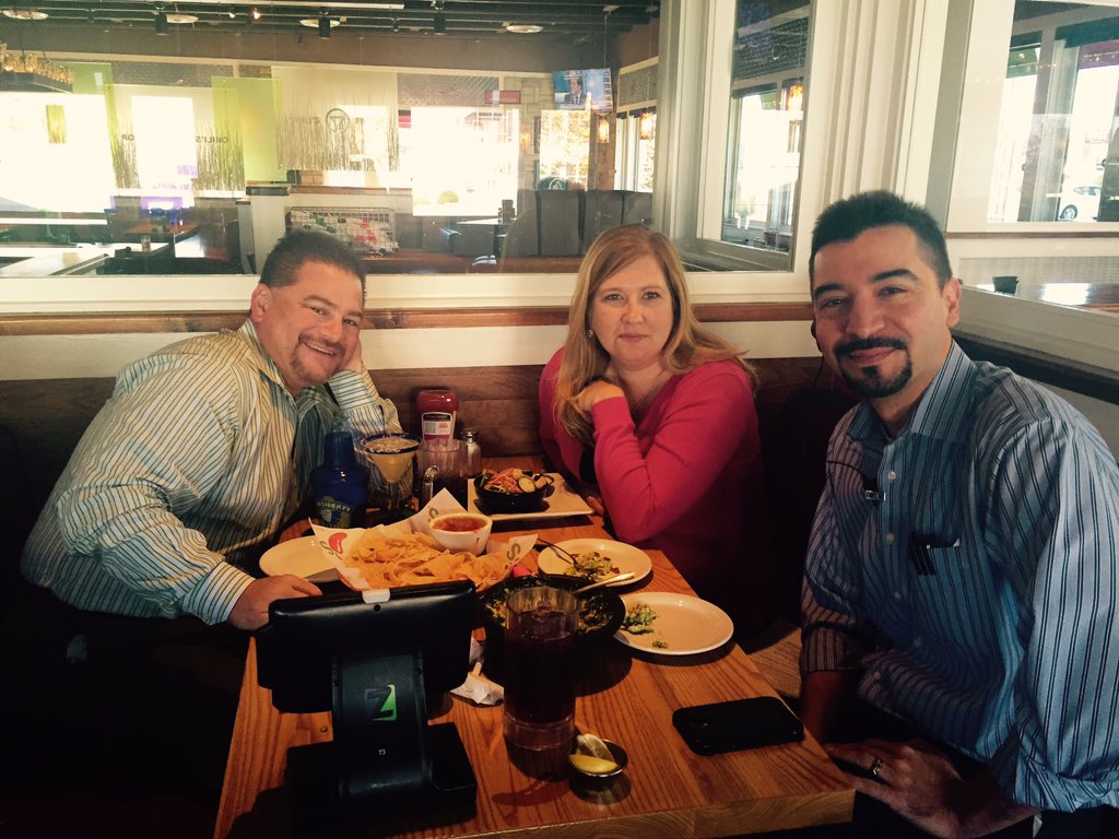 lutherlibby's tweet photo. Great lunch with @clowrey4 and @KareyOMalley #tableguac #loaded @Chilis https://t.co/EAR8RRSqBX