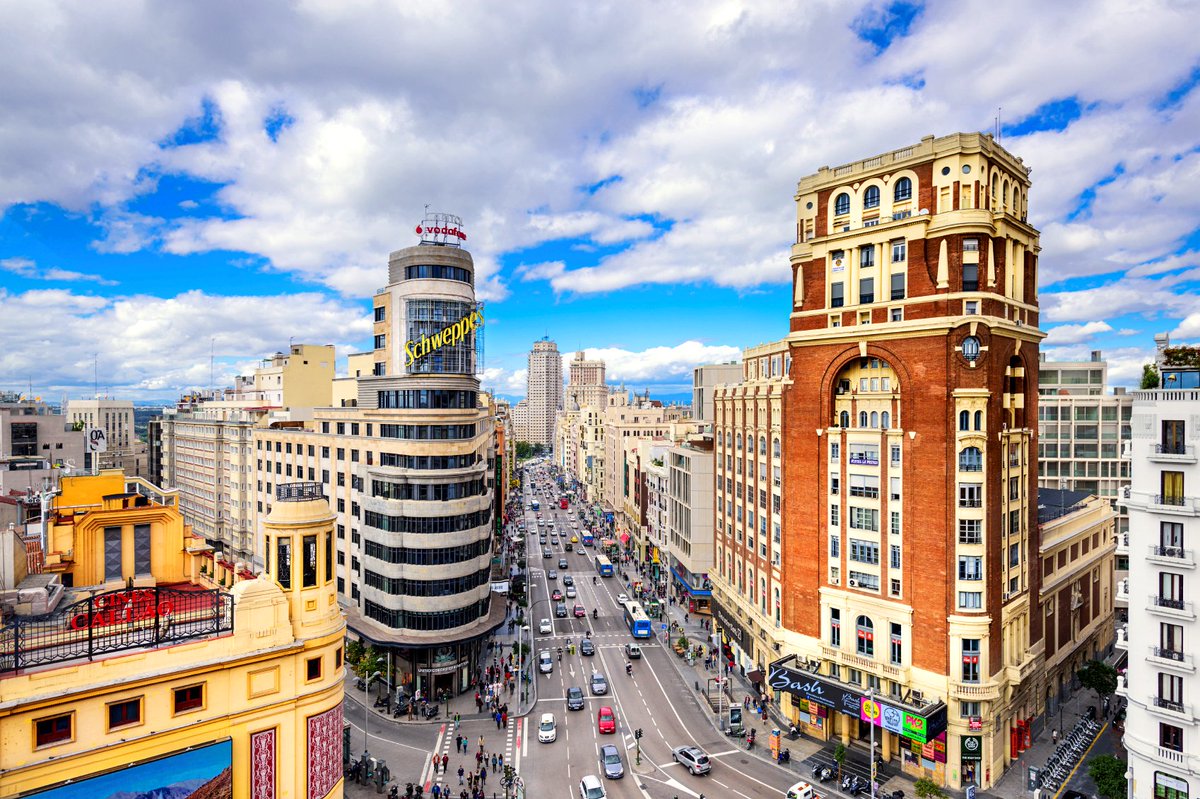 EspanaEnLatam's tweet photo. Lugares que no te puedes perder en tu primera visita a #Madrid https://t.co/KJ9pcYYRPm @Visita_Madrid 
#visitspain https://t.co/U9Pjn9q1gX