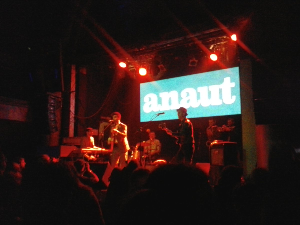 Babelita's tweet photo. Tras darlo todo...o casi @anautoficial @BeJamHonky #MikeBluesProject y @LAtheband Maraton de buena música #LiveMusic https://t.co/D0T7h4MCIt
