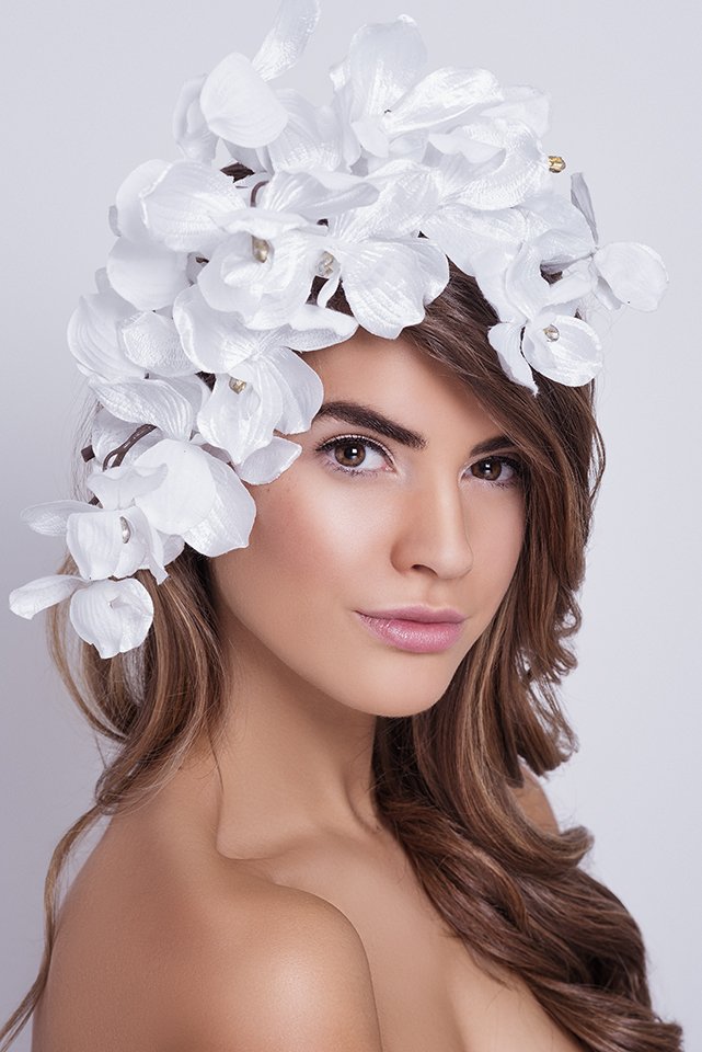 Follyhouse tweet media