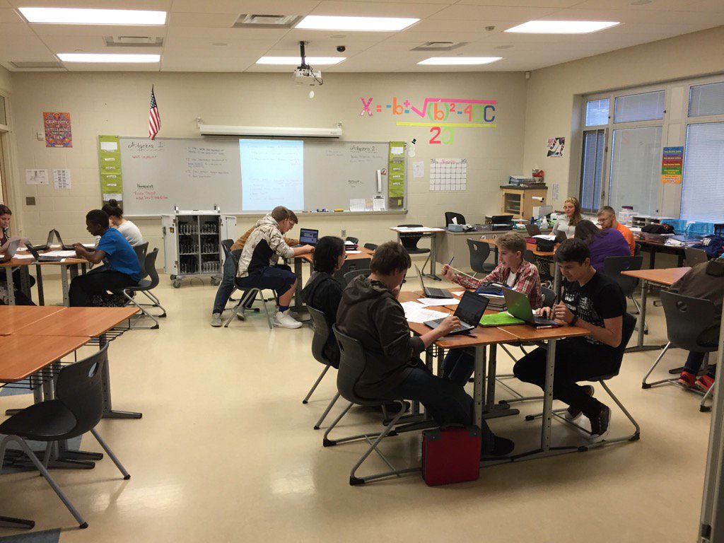 nate_huffman4's tweet photo. Enjoying @MsSteele1 classroom today. Utilizing station rotation in Alg. 1
#hlsdscots https://t.co/sxyEtomPz4