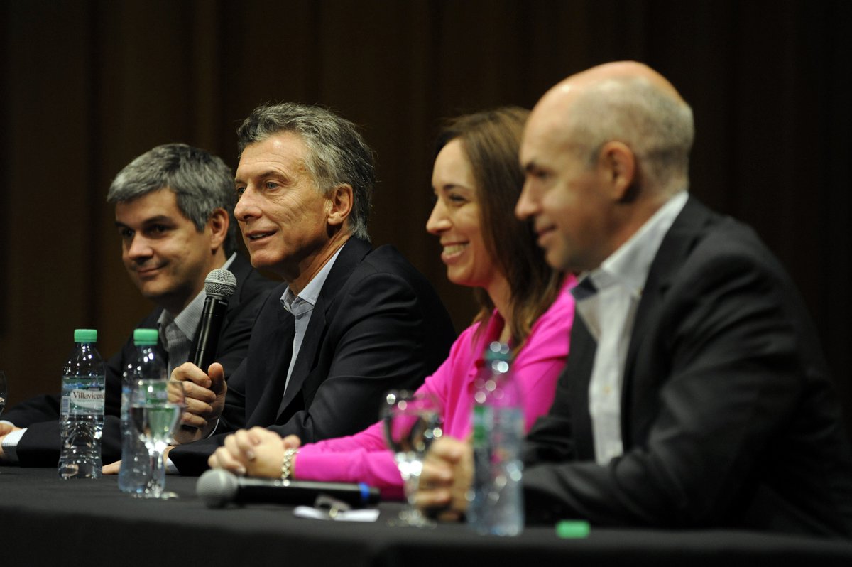 Acá estamos, primer día dando una conferencia de prensa y así seguiremos. #Cambiamos