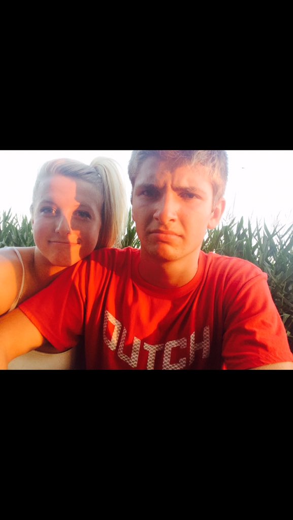 samjoharold's tweet image. Good luck to my fav girl Leah and my best friend Clay on their  knee surgeries today!💝🙂#juniorjunction #ballhard