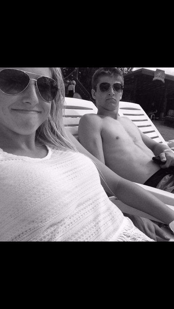 samjoharold's tweet image. Good luck to my fav girl Leah and my best friend Clay on their  knee surgeries today!💝🙂#juniorjunction #ballhard