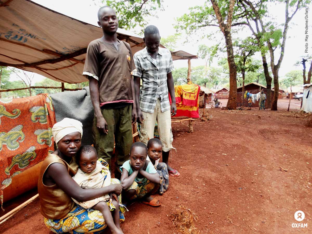 Oxfam's tweet photo. Overstretched camps in Tanzania put +110,000 #Burundi #refugees at risk, warn aid agencies https://t.co/tZImKJPESD https://t.co/MYklTpXcN1