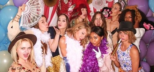 tay_10k's tweet photo. Vote💁🏼
#MTVStars Taylor Swift https://t.co/ZH3gXjBDyd