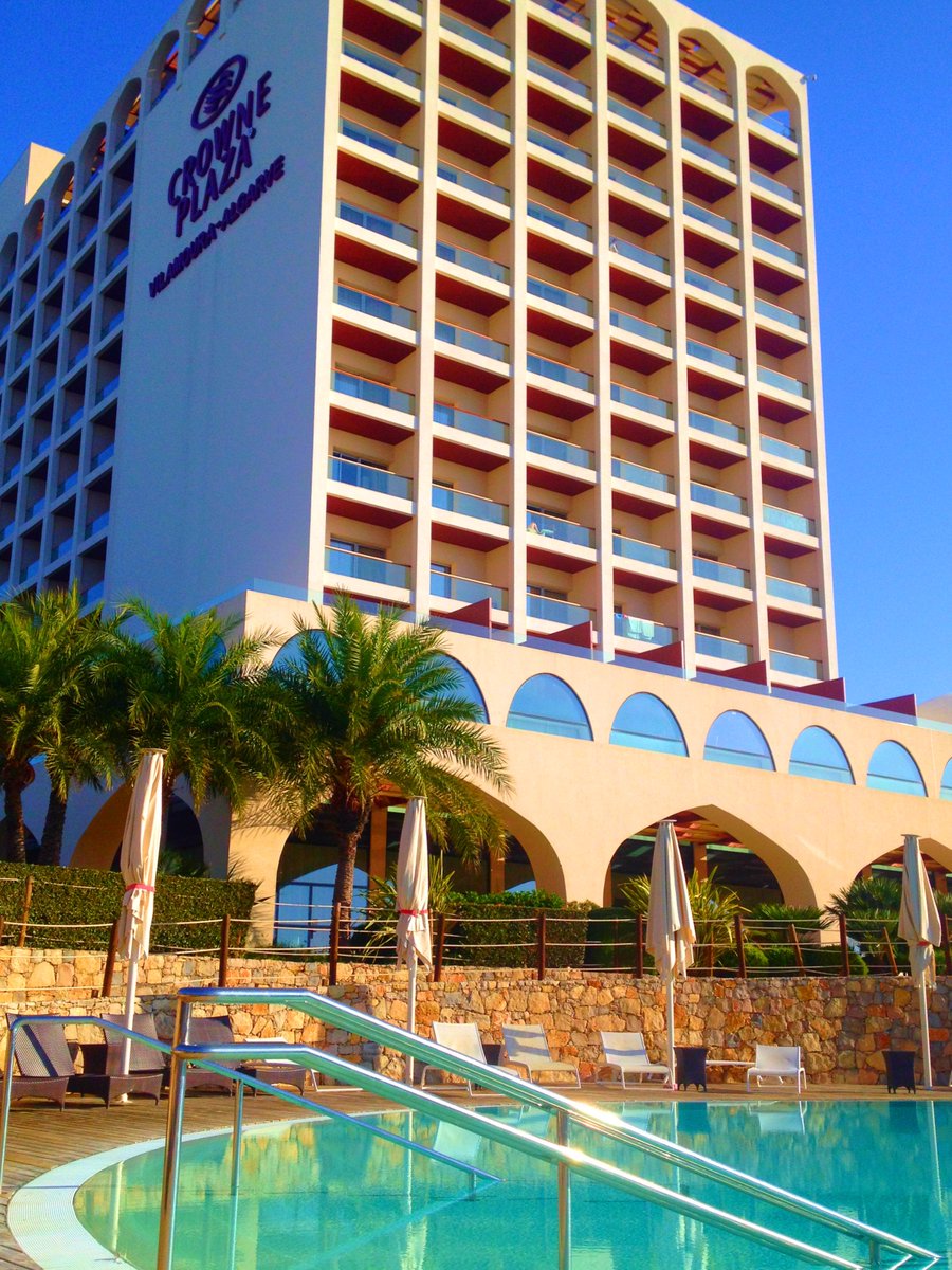 Queremos desejar-lhe uma excelente semana...
Have a great week...