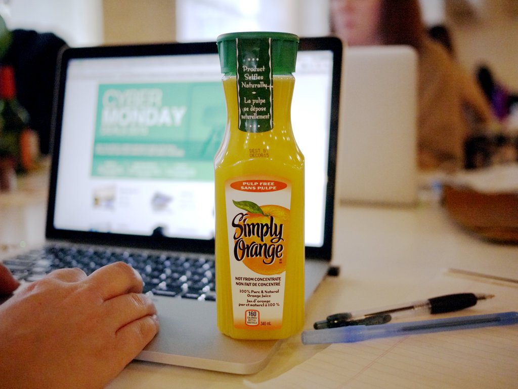 Online shopping makes me thirsty 😁#Simply #cybermonday