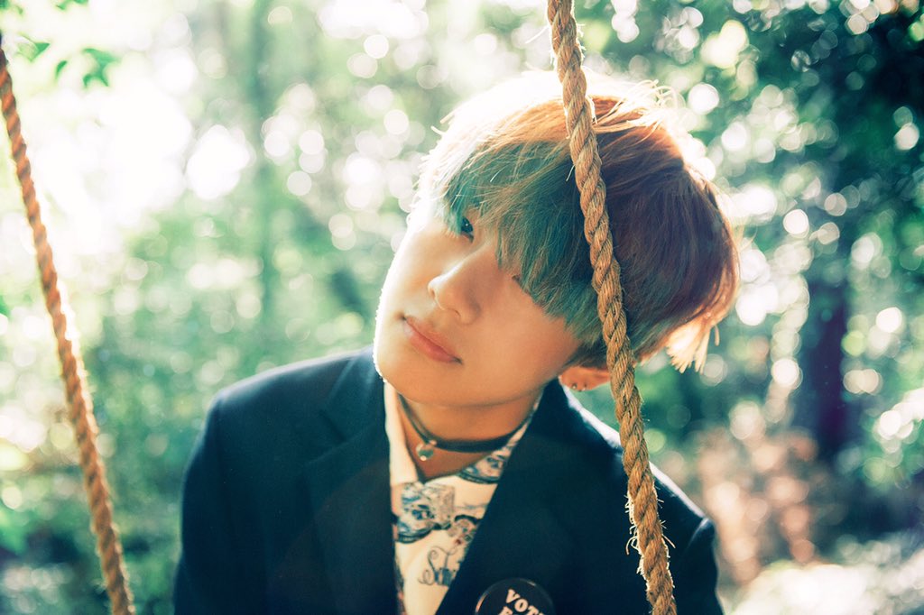 BTS_INDONESIA's tweet photo. #방탄소년단 <화양연화 pt.2> Concept Photo - [ Papillon ] #V https://t.co/asktGmjdiZ