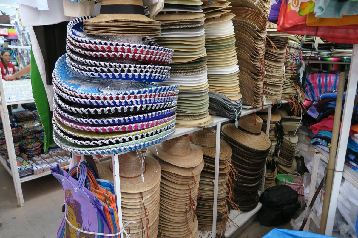 KateLThomas's tweet photo. In #Cabo I visited this cool market on a city tour https://t.co/MI5XXqdR41 @Expedia #Expediathingstodo #KateinCabo https://t.co/uzrHdLEOFu