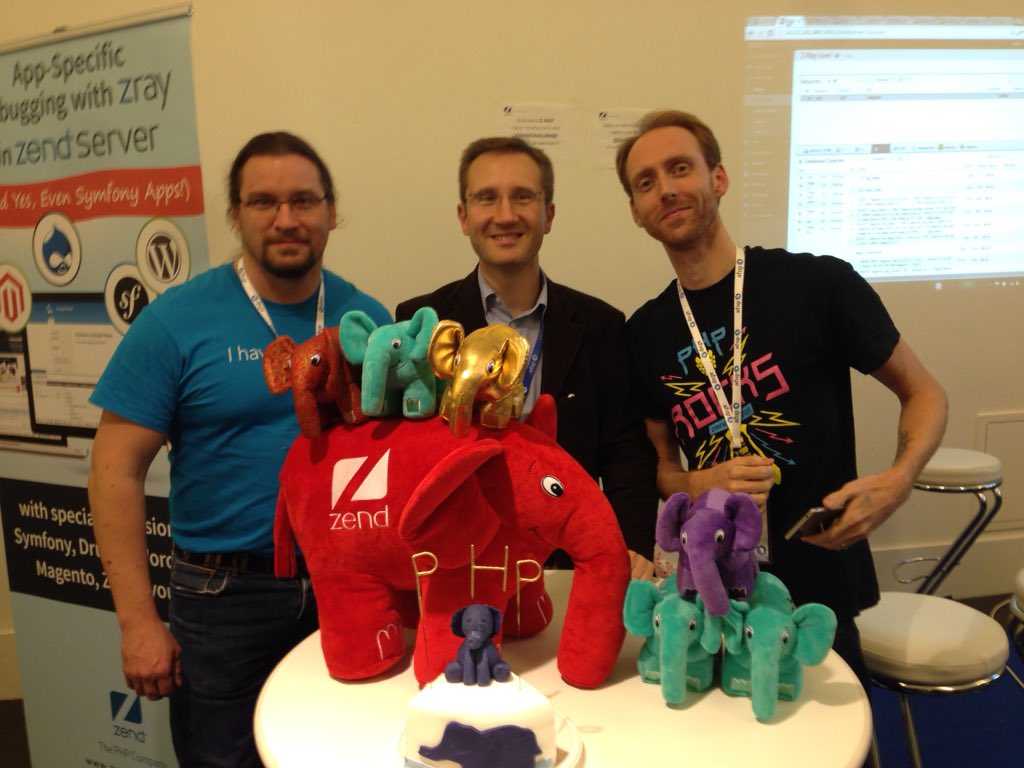 Laurent_s_D's tweet image. Z-Team forever @Darkmira1 @cderue @CyrilleGrandval #forumphp #zteam #zendcon @Zend_France