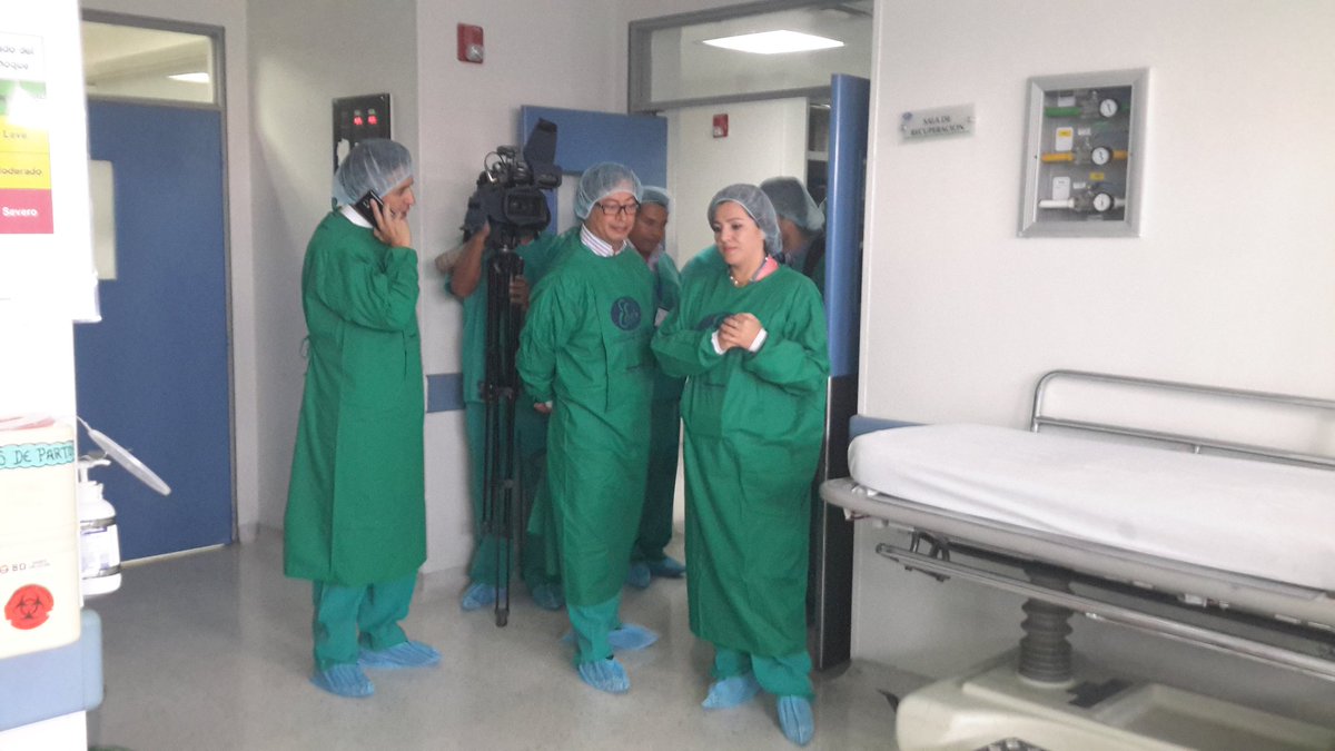 petrogustavo's tweet photo. Sabían ustedes que para la entrega de estos equipos de salud se invita siempre a @CanalRCN y @CaracolTV y nunca van? https://t.co/j4UOBqLCtO
