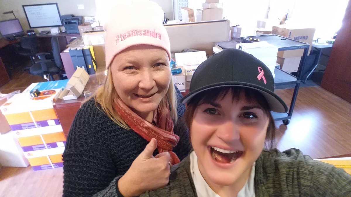 GlavinRose's tweet photo. Celebrating with #teamsandra today as this is the last day of a long haul of treatment!! @sandra_melady @caseycyr https://t.co/bnxJvOvwyZ