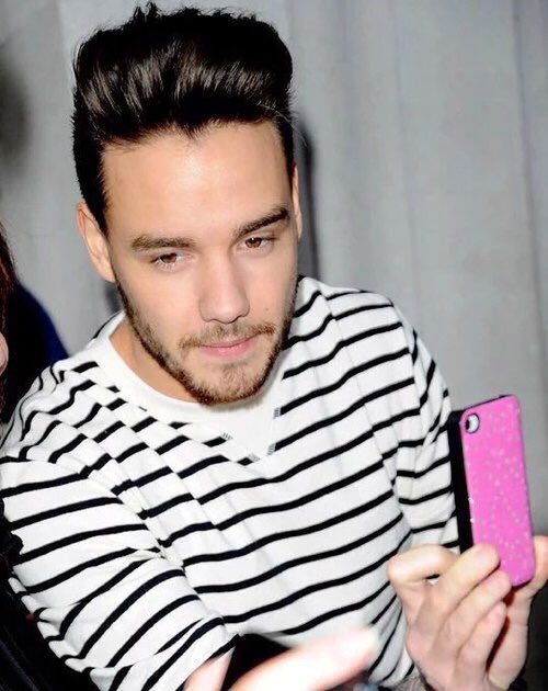 thattommofan's tweet photo. WHO REALLY WANTS A LIAM SOLO DM??😉😉😉
Must be following me!

Picking from RTs so RT RT 
#MTVStars One Direction https://t.co/gwkx4A4QeX